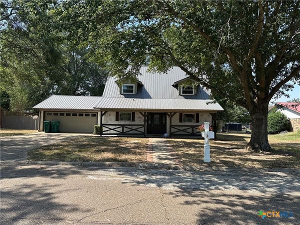 208 Meadow Drive, New Boston, TX 75570
