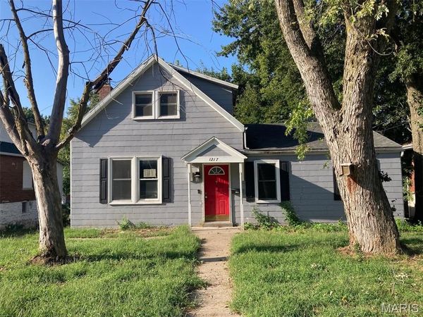 1217 W High Street, Jefferson City, MO 65109