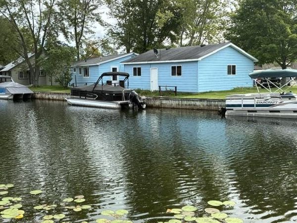 12742 E Houghton Lake Drive, Houghton Lake, MI 48629