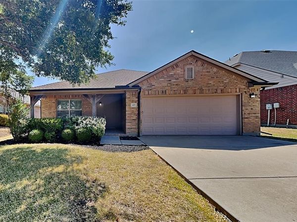 437 Sandy Creek Drive, Fort Worth, TX 76131