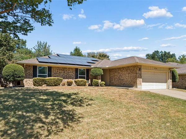 5729 Sage Bloom Drive, Arlington, TX 76017