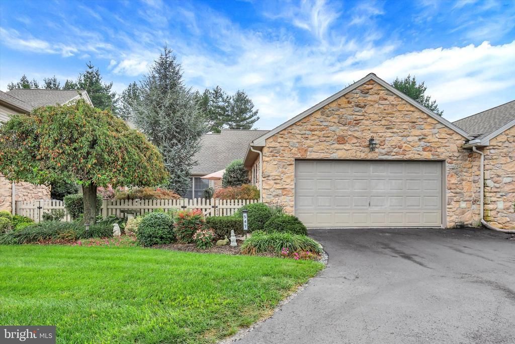 547 FARMHOUSE LANE , HUMMELSTOWN, PA 17036