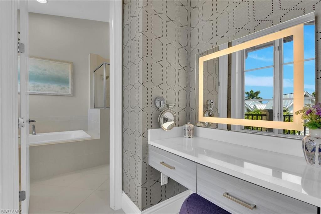 684 10th Ave S, Unit D1, Naples, FL 34102 Photo