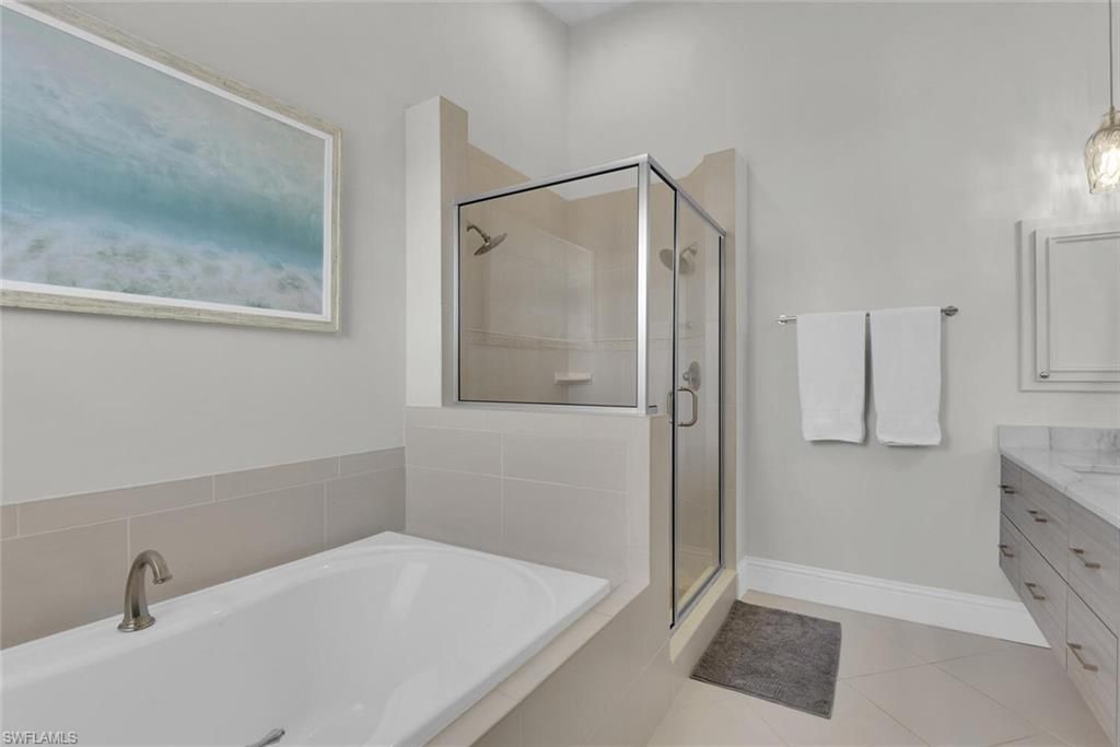 684 10th Ave S, Unit D1, Naples, FL 34102 Photo