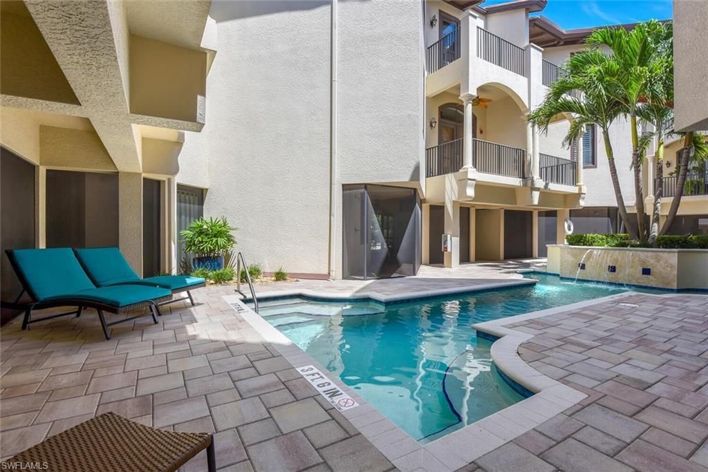 684 10th Ave S, Unit D1, Naples, FL 34102 Photo