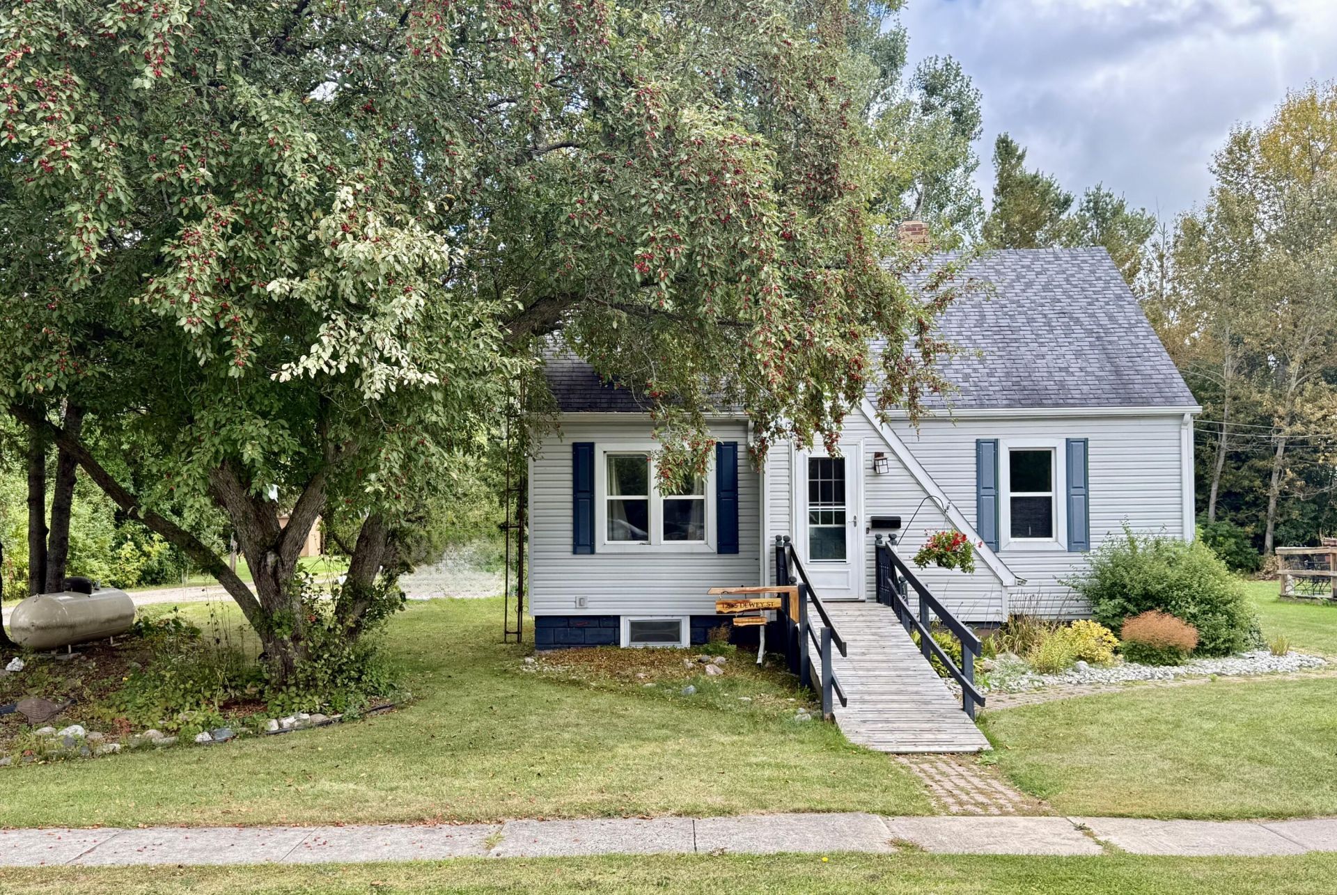 121 S Dewey St, Pickford, MI 49774 Main Photo
