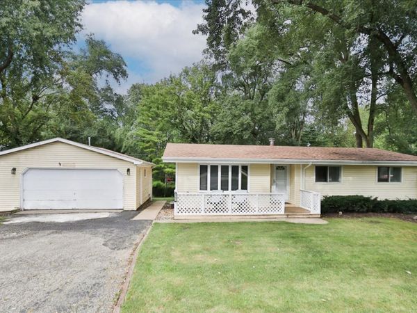 23874 N Echo Lake Road , Lake Zurich, IL 60047