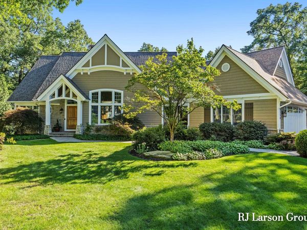 4350 S Oak Pointe Court NE, Grand Rapids, MI 49525