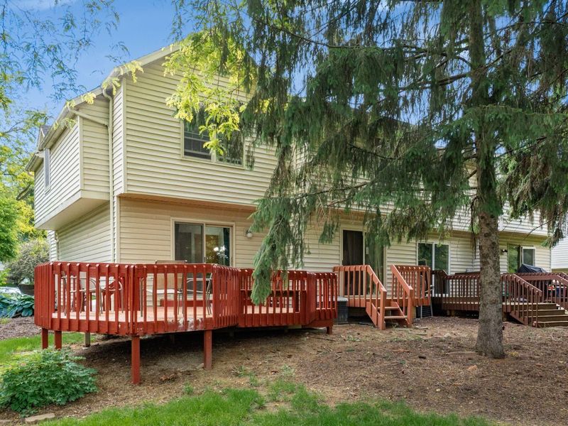 493 Foxtrail Circle E, Westerville, OH 43081 Photo 14