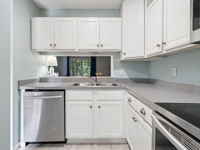 493 Foxtrail Circle E, Westerville, OH 43081 Photo 3