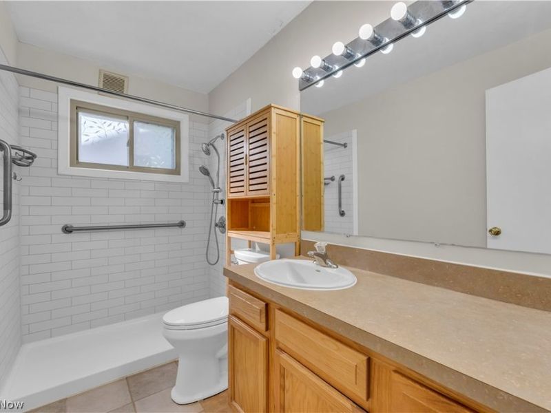 77 Solon Road, Unit 1/DN, Bedford, OH 44146 Photo 17