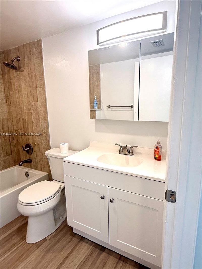 1116 Green Pine Blvd , Unit D1, West Palm Beach, FL 33409 Photo