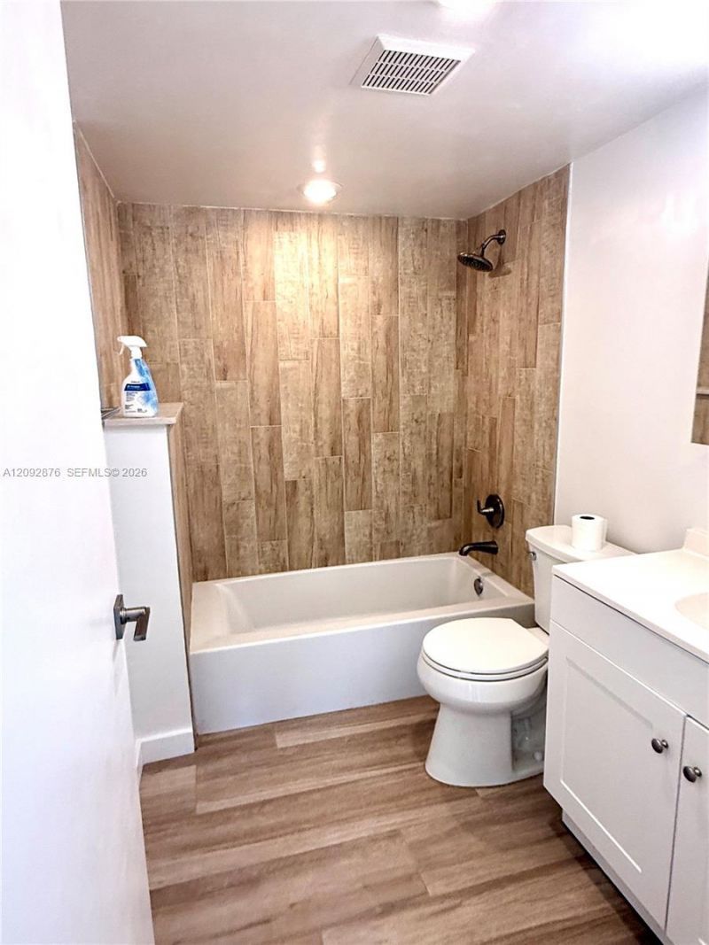 1116 Green Pine Blvd , Unit D1, West Palm Beach, FL 33409 Photo