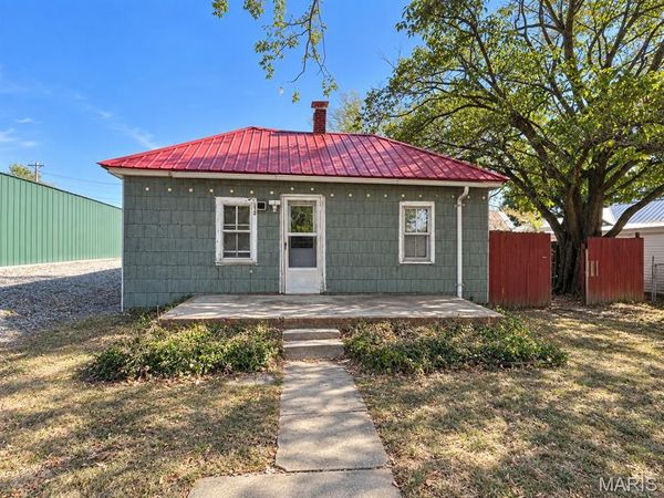 212 W Pulaski Street , Richland, MO 65556