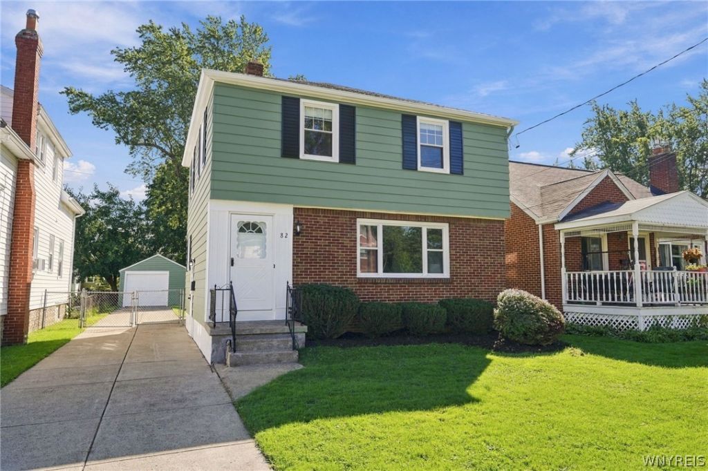 82 Woodcrest Drive, Buffalo, NY 14220 Main Photo