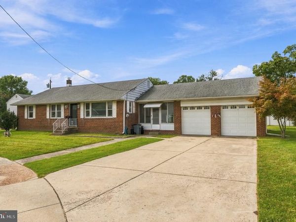 97 CENTER STREET, GIBBSTOWN, NJ 08027
