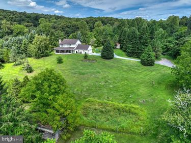 100 ESHELMAN LANE, MOHNTON, PA 19540