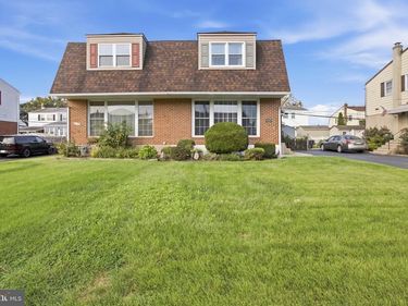 1422 GREENWAY ROAD, SWARTHMORE, PA 19081