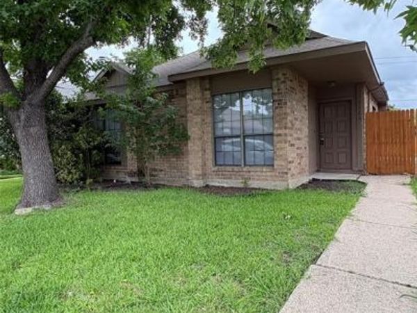 1120 Old Barn Lane, Mesquite, TX 75149