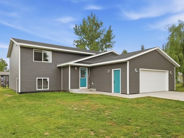 348 1st Avenue S, Motley, MN 56466
