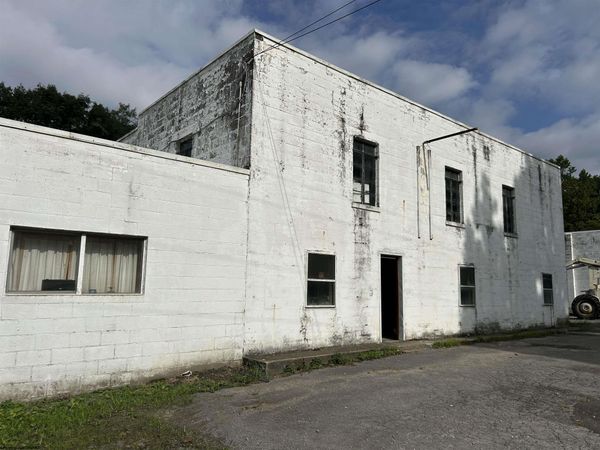 306 Kingston , Kingwood, WV 26537