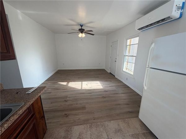 122 ATHANIA Parkway, Unit E, Metairie, LA 70001