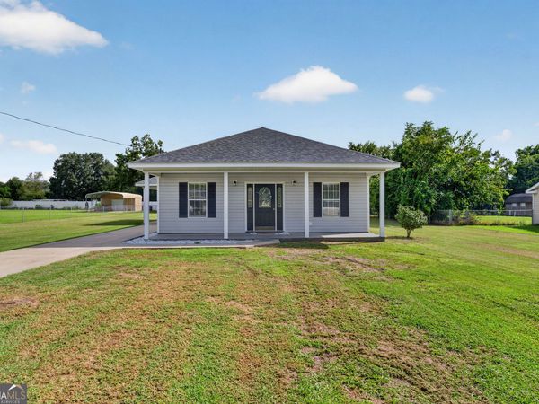 4074 Meadow Circle, Blackshear, GA 31516