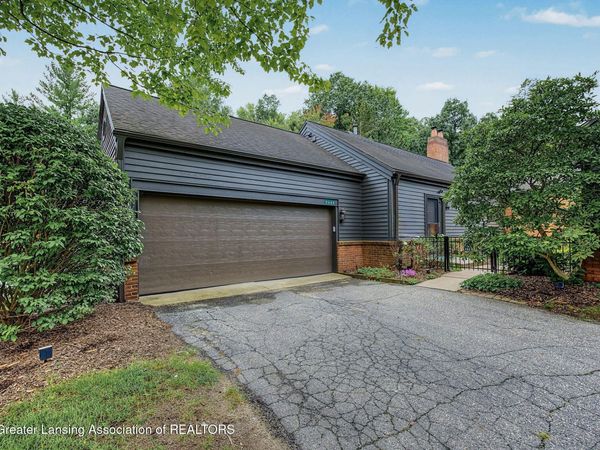 2660 Wyndham Drive, Grand Rapids, MI 49546