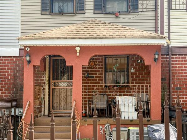 702 Saint Anns Avenue , Bronx, NY 10455