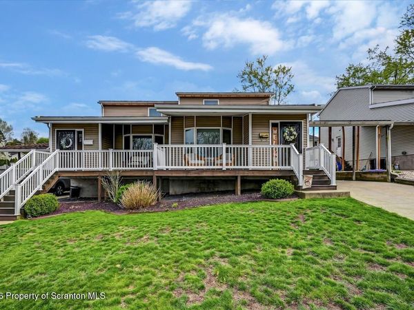 3921-3923 Lydon Lane , Moosic, PA 18507