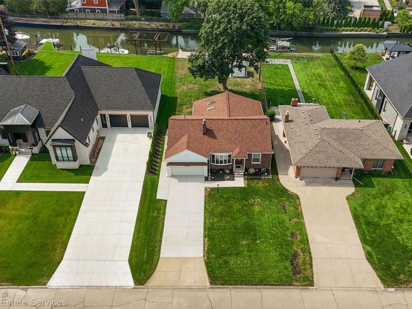 22510 Ardmore Park Drive , St Clair Shores, Mi 48081