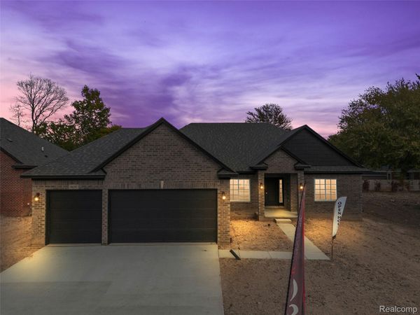 28 Cygnet Circle, Richmond, Mi 48062