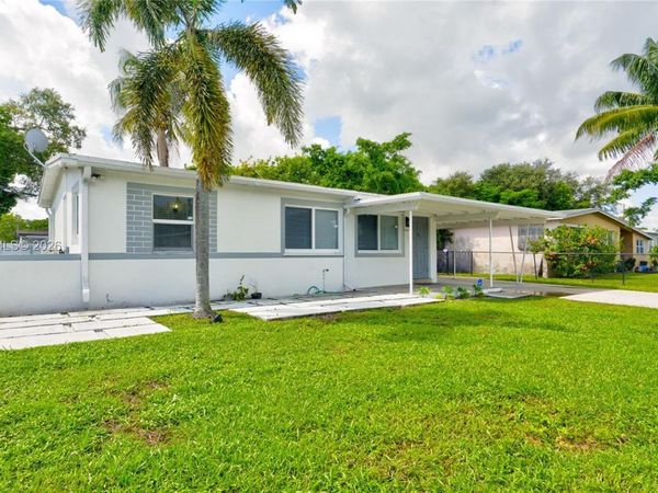 4250 SW 39th St, West Park, FL 33023