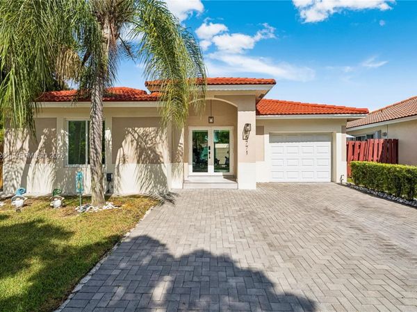 5771 NW 98th Ct , Doral, FL 33178