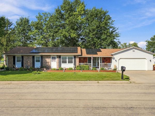 307 Locust Street, Lena, IL 61048