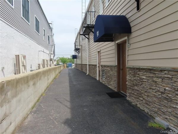 91 Deer Park, Apt #2 Avenue , Unit 2, Babylon, NY 11702