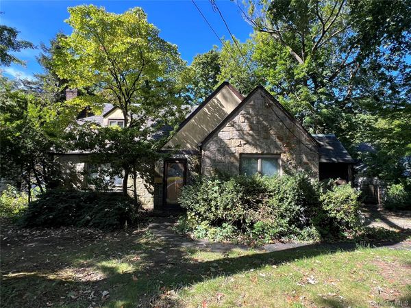116 Huntington Road, Port Washington, NY 11050