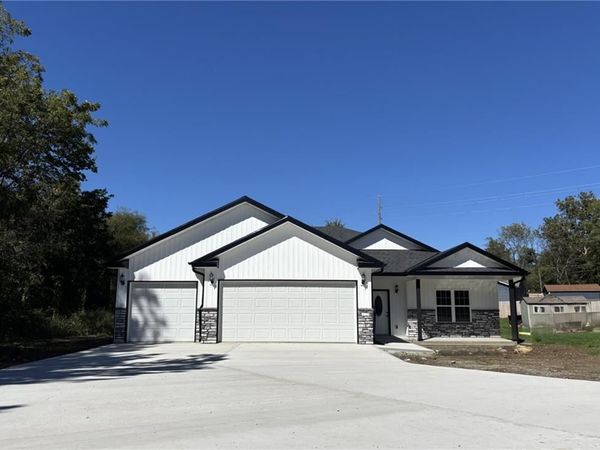 105 W Fawn Drive, Savannah, MO 64485