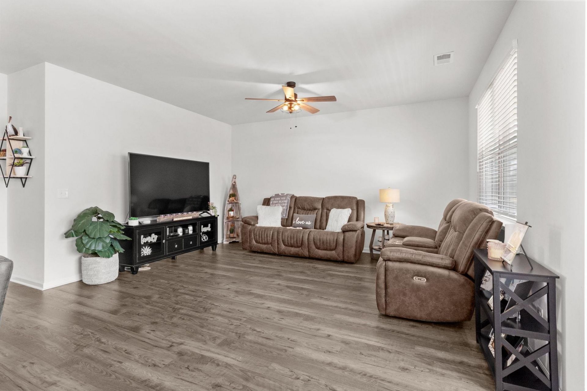 2253 Blackthorn Dr. Photo 21
