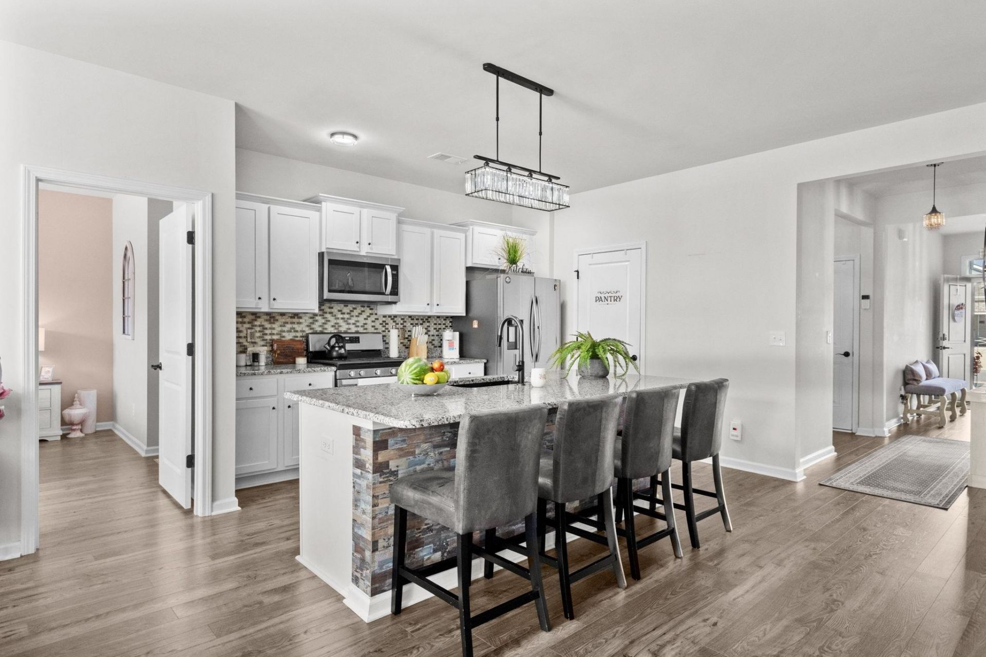 2253 Blackthorn Dr. Photo 8