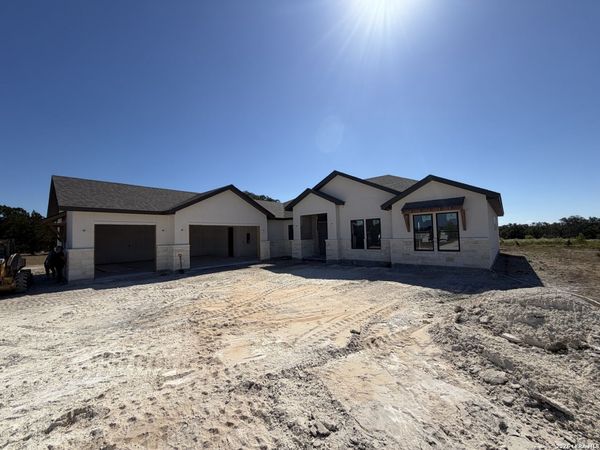1014 Horseshoe Falls, Bandera, TX 78003