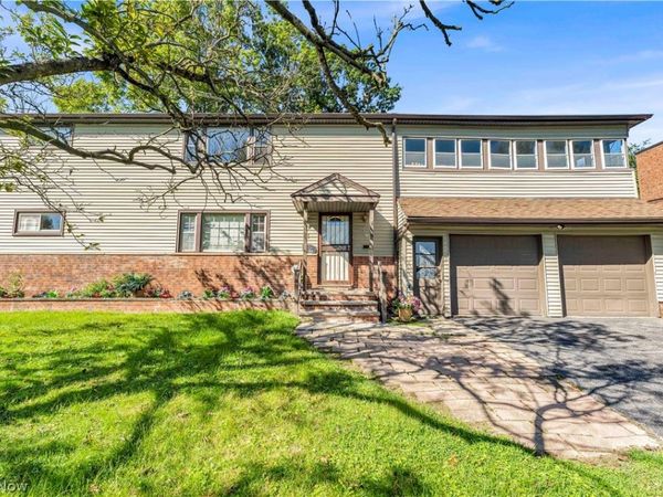 77 Solon Road, Unit 2/UP, Bedford, OH 44146