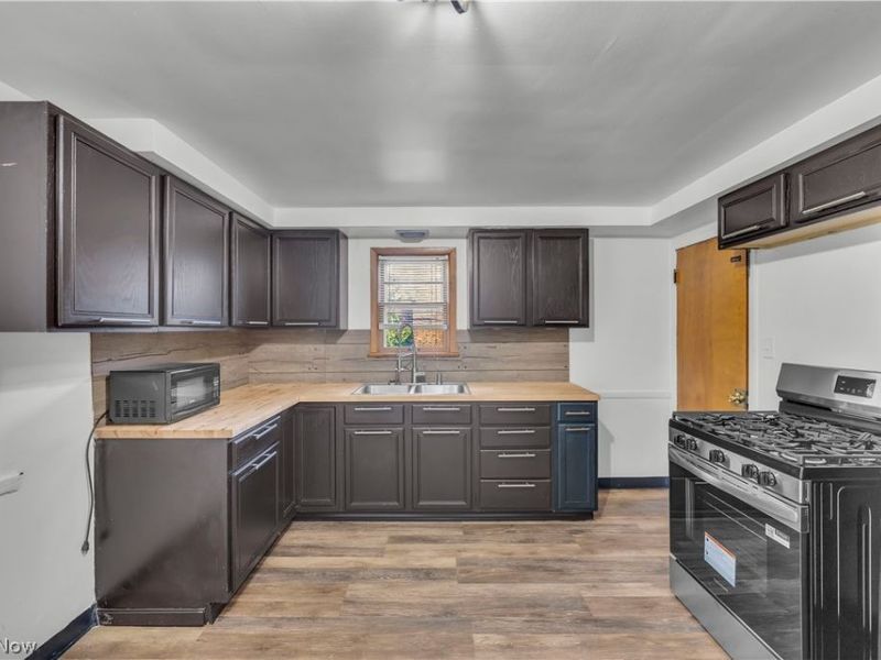 77 Solon Road, Unit 2/UP, Bedford, OH 44146 Photo 12