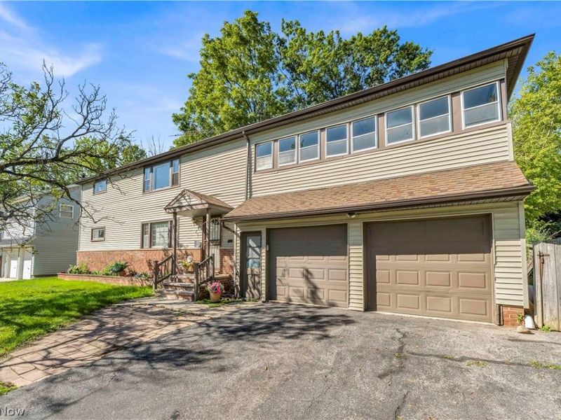 77 Solon Road, Unit 2/UP, Bedford, OH 44146 Photo 2