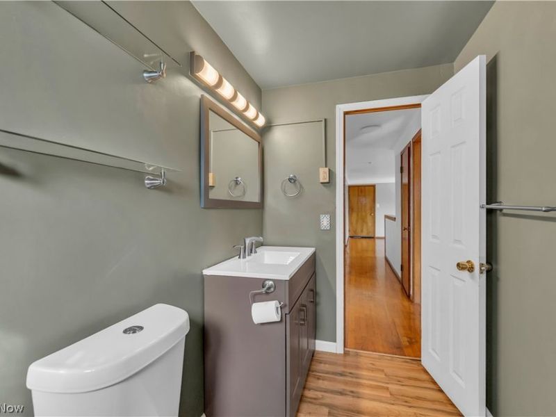 77 Solon Road, Unit 2/UP, Bedford, OH 44146 Photo 21