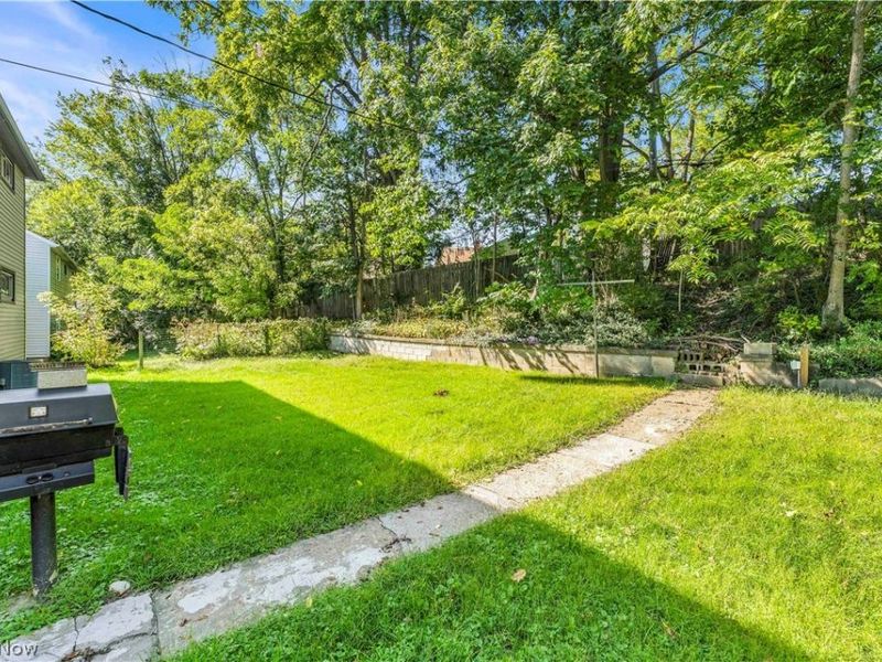 77 Solon Road, Unit 2/UP, Bedford, OH 44146 Photo 23