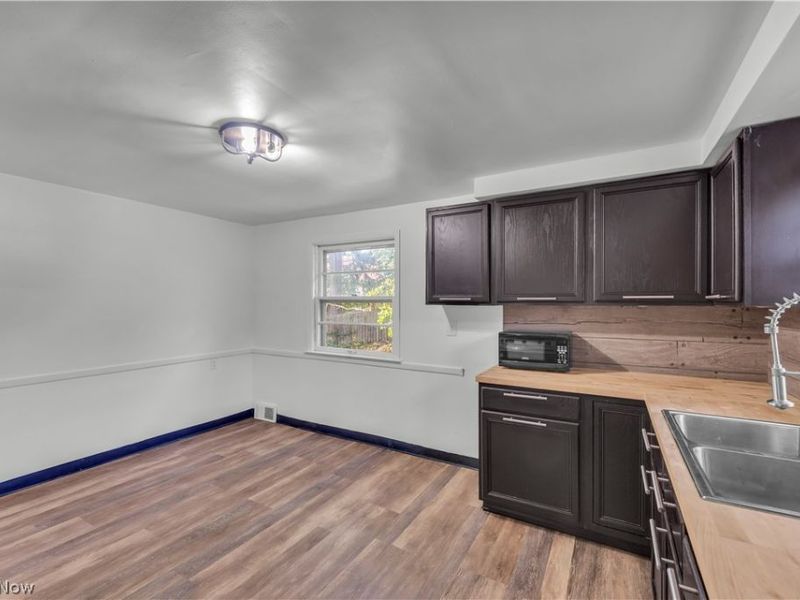 77 Solon Road, Unit 2/UP, Bedford, OH 44146 Photo 9