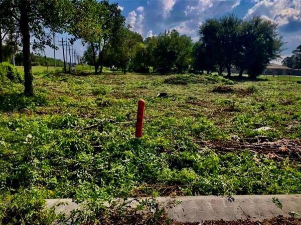 4975 MARQUE Drive, New Orleans, LA 70127