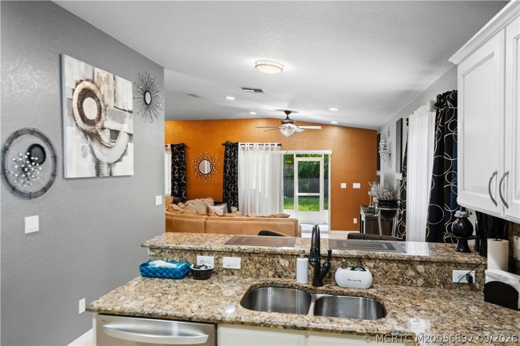 1952 SW Jamesport Drive, Port Saint Lucie, FL 34953 Photo
