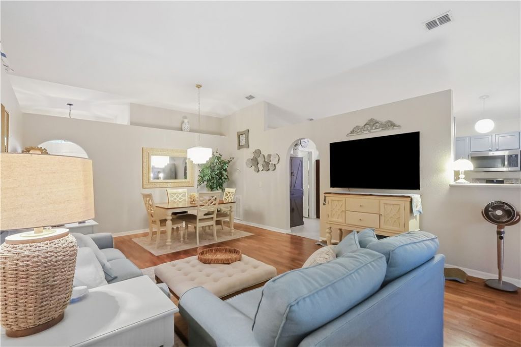 107 Morgan Circle , Sebastian, FL 32958 Photo